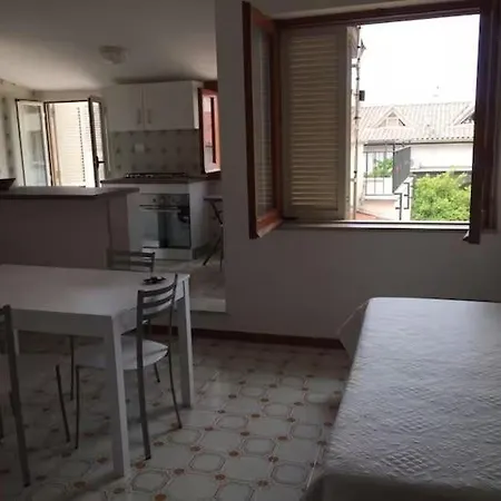 Bright Space In A Superb Location *